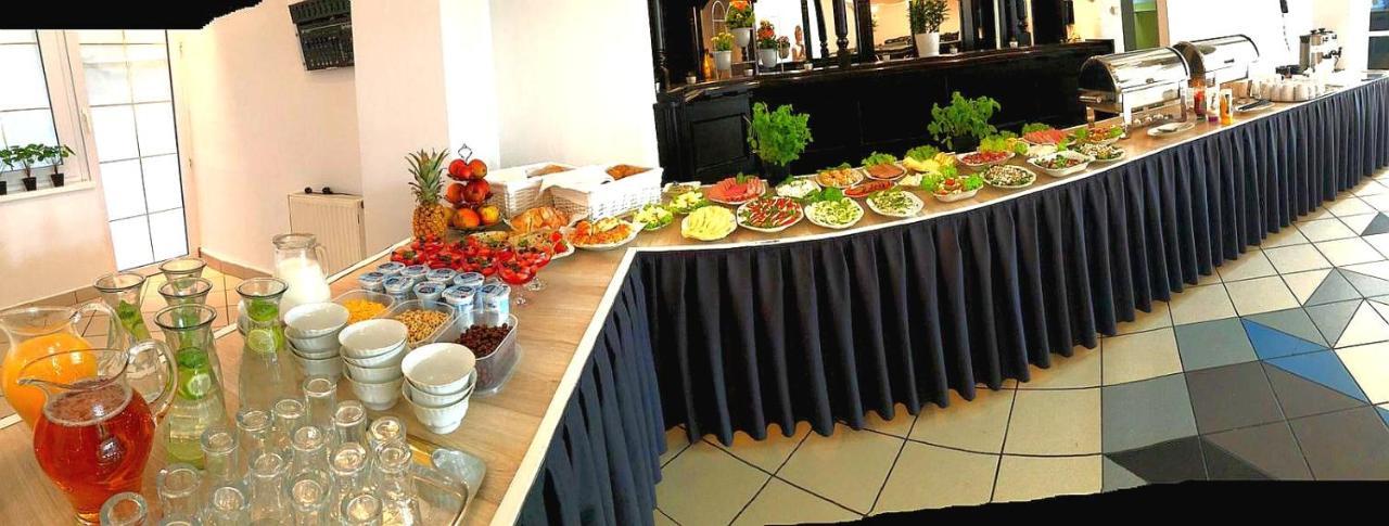 Great Polonia Ustka Bed & Breakfast Exterior foto